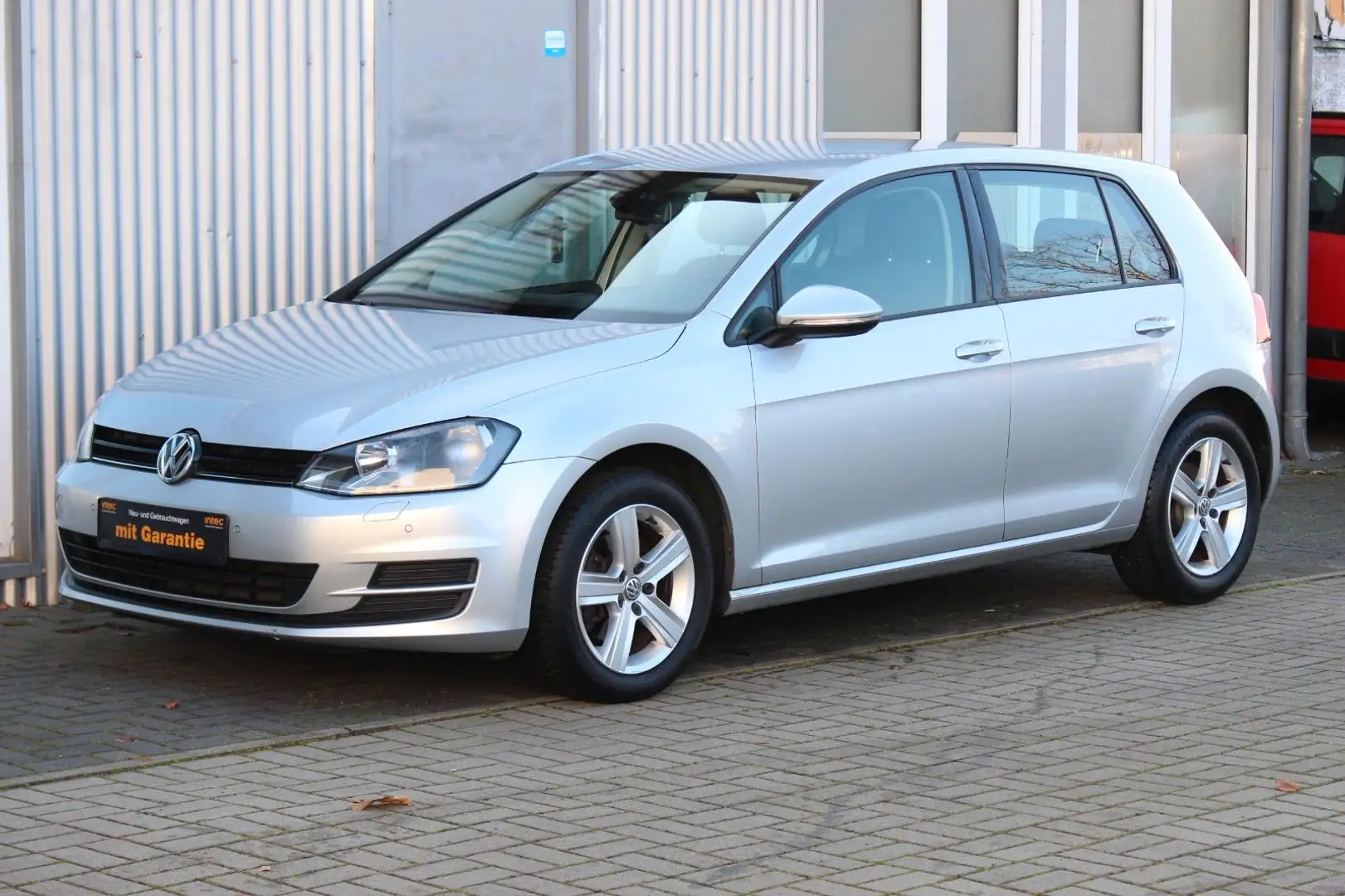 Volkswagen Golf VII 1.4 TSI Comfortline+Klimaaut+SHZ+Tempom Stříbrná - 1