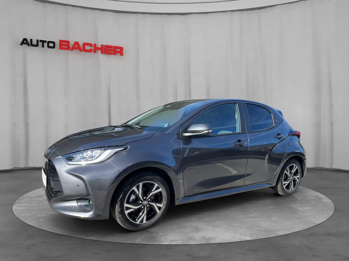 Toyota Yaris 1,5 l Hybrid Active Drive Grau - 1
