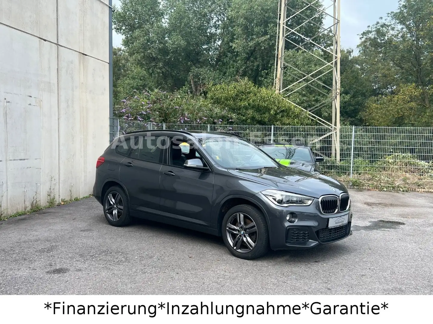 BMW X1 sDrive 20 i M Sport Paket*Navi*Led*PDC* Grau - 2