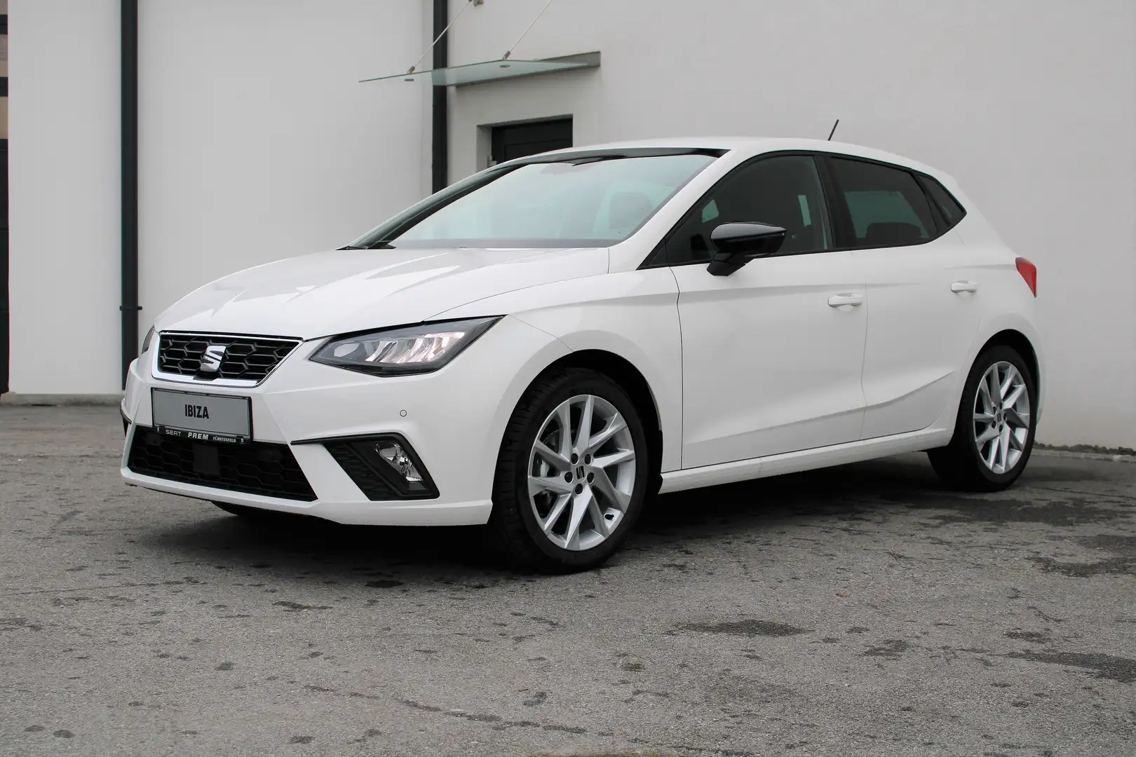 SEAT Ibiza FR 1.0 TSI mit perfekter Mehrausstattung! Weiß - 2