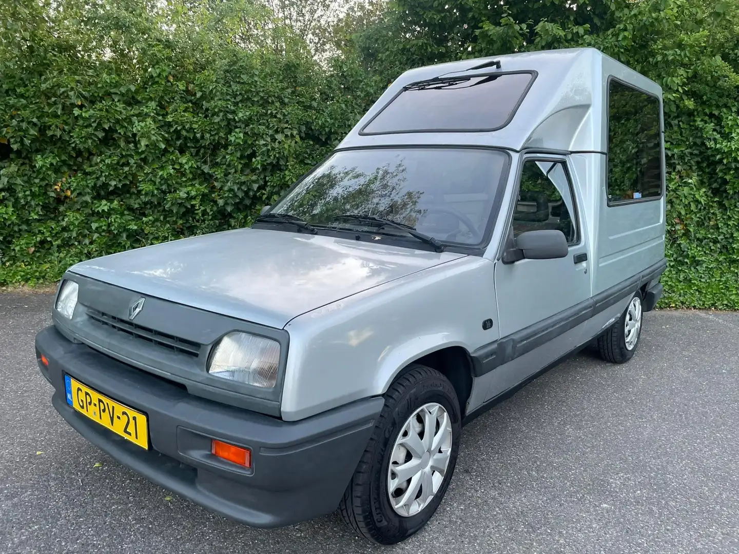 Renault Express 1.4 Break RT Invalide voertuig "Pausmobiel" Gris - 1