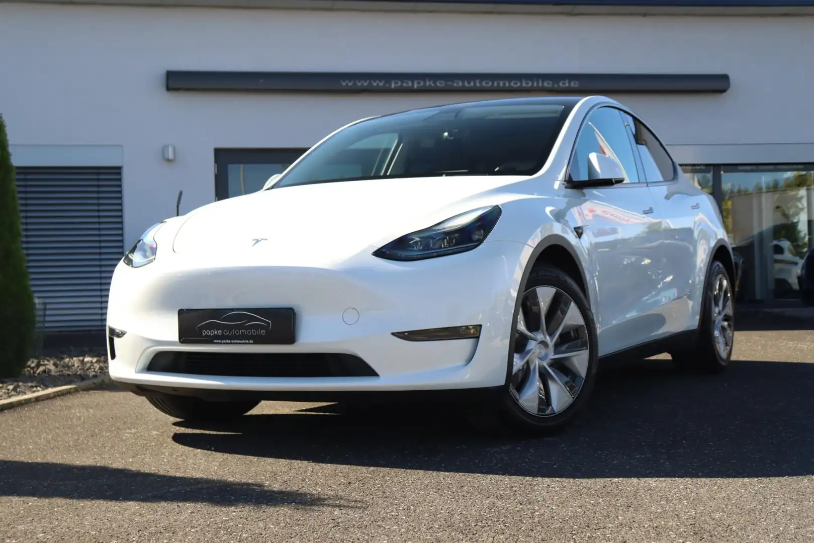 Tesla Model Y Long Range Dual AWD ++MWST+PANO+MATRIX++ Weiß - 2