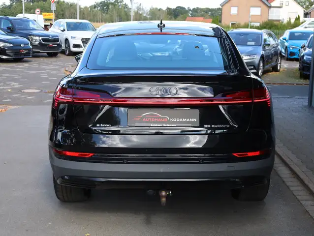 Audi E-Tron view 10