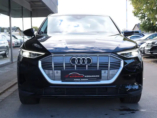 Audi E-Tron view 4