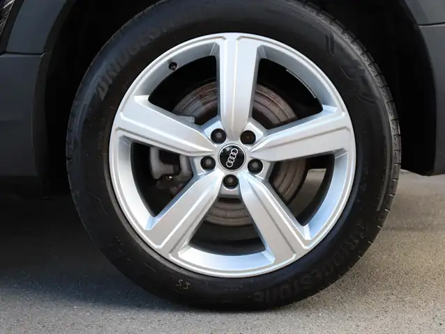 Audi E-Tron view 7