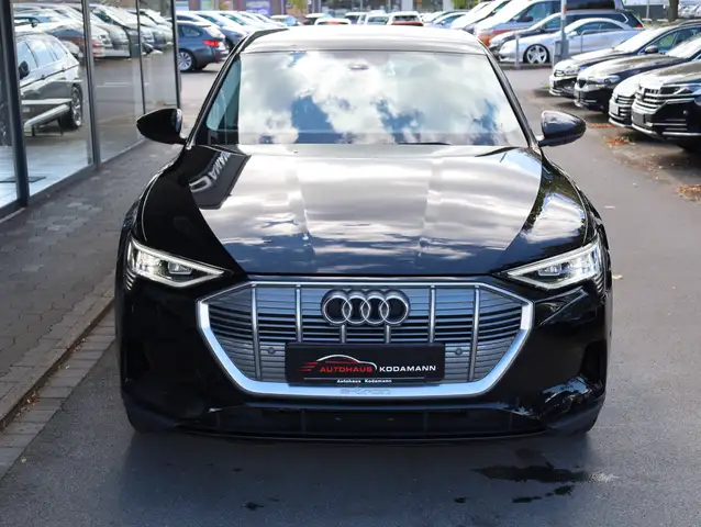 Audi E-Tron view 3