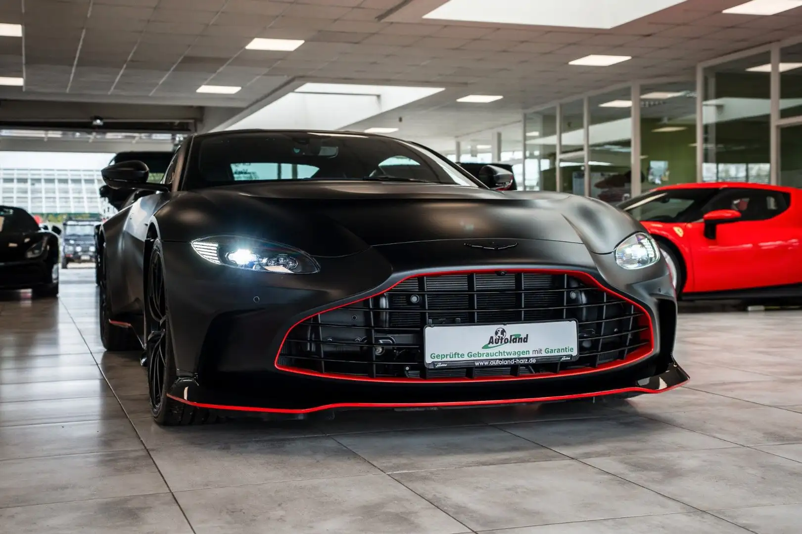 Aston Martin Vantage *Q Paint*Black Beast*Carbon*1/333*New Nero - 1