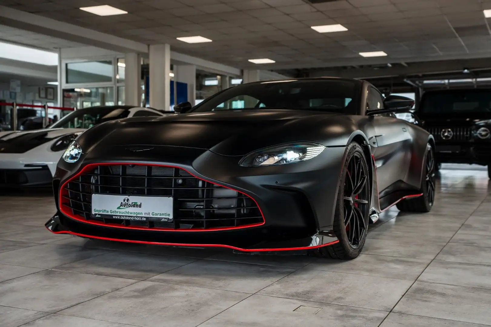 Aston Martin Vantage *Q Paint*Black Beast*Carbon*1/333*New Nero - 2
