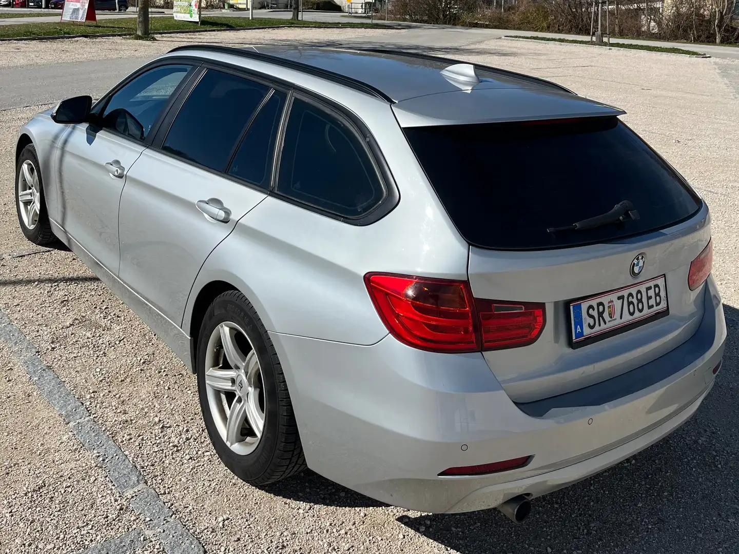 BMW 320 320d Touring Aut. Silber - 2