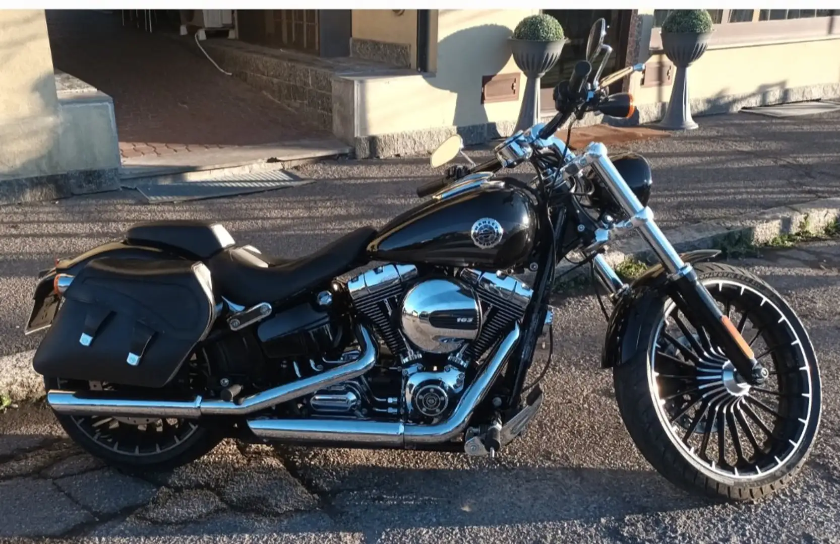 Harley-Davidson Breakout 103 Чорний - 2