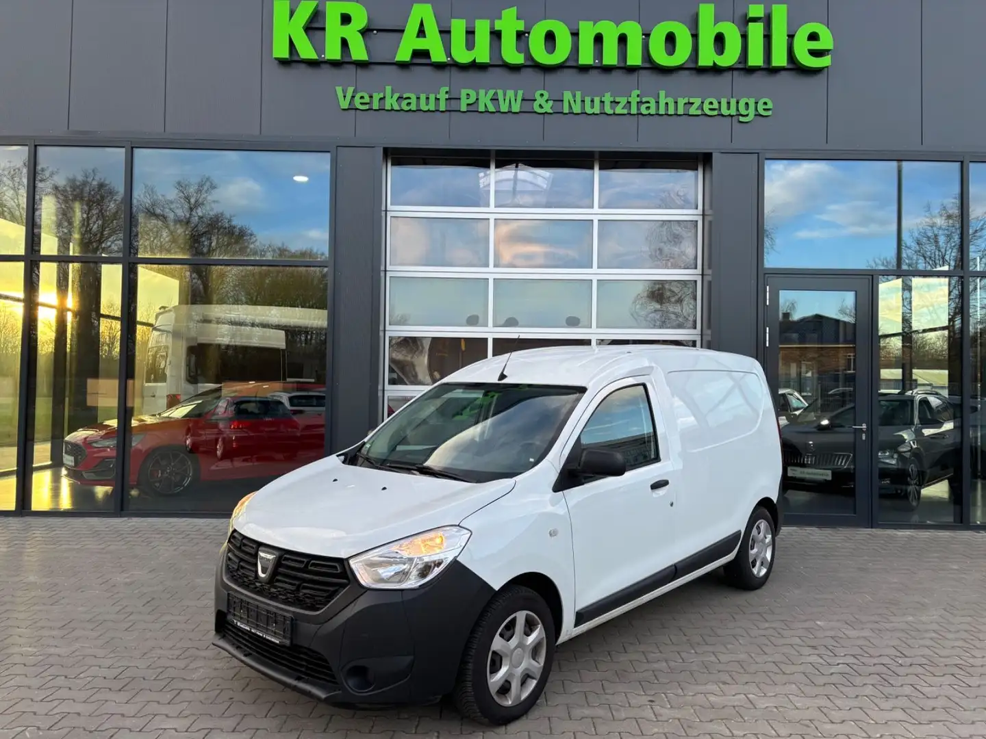 Dacia Dokker Express Essential / AHK / Laderaumboden Weiß - 2