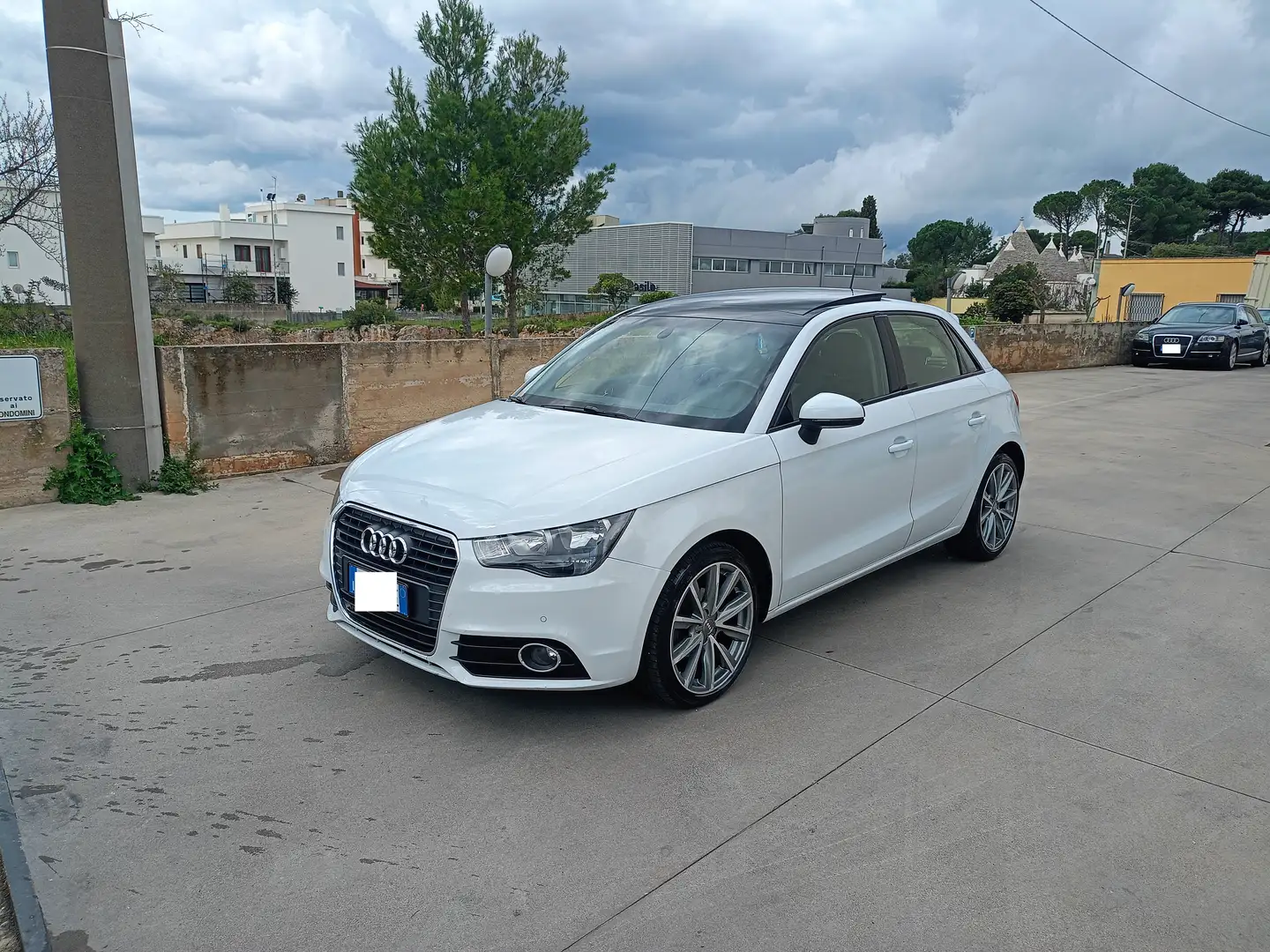 Audi A1 Sportback 1.6 tdi Attraction s-tronic Bianco - 1