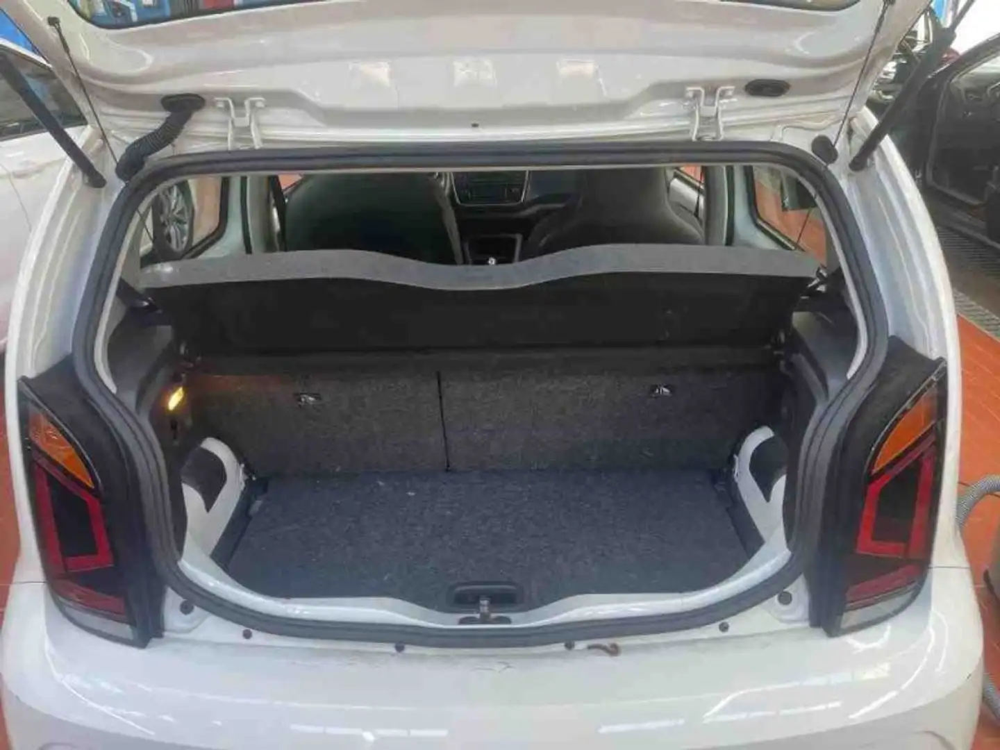 Volkswagen e-up! move up! 5-Türen CCS Kamera Maps+ more Sitzheizung Wit - 2