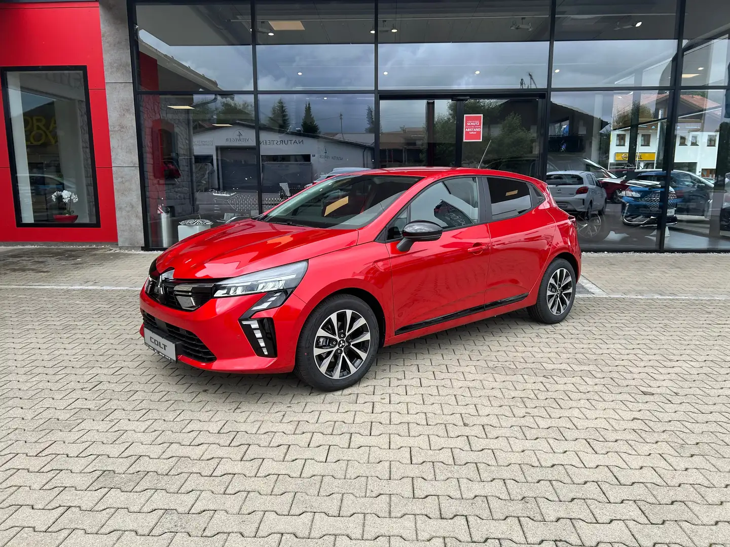 Mitsubishi Colt 1.0 Turbo-Benziner "PLUS" inkl. Nimm 8-Paket Rojo - 1
