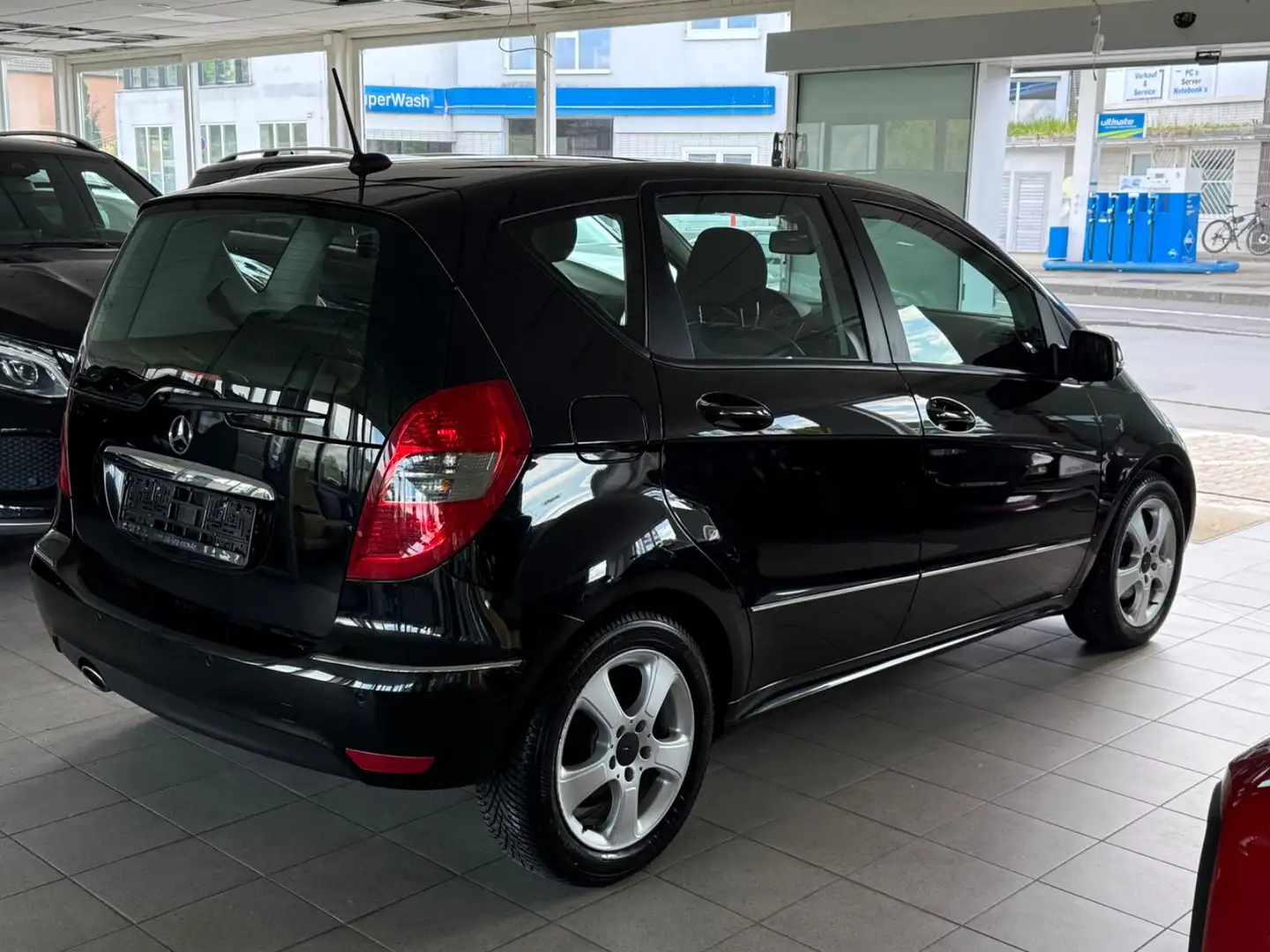 Mercedes-Benz A 180 CDI Automatik Panorama PDC Klima SHZ Tempo Schwarz - 2