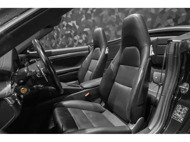 Porsche 911 view 9