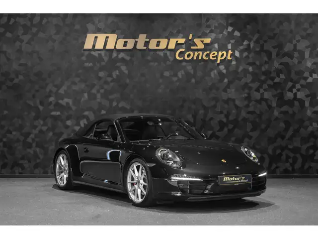 Porsche 911 view 6