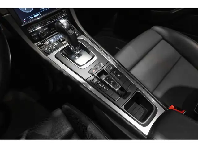 Porsche 911 view 12