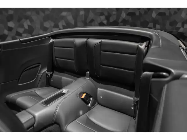 Porsche 911 view 10