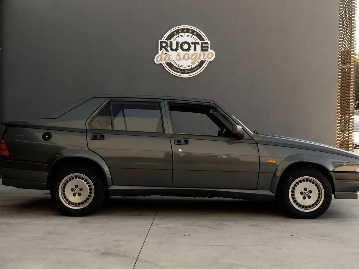 Alfa Romeo 75 75 2.0 Twin Spark Gris - 2