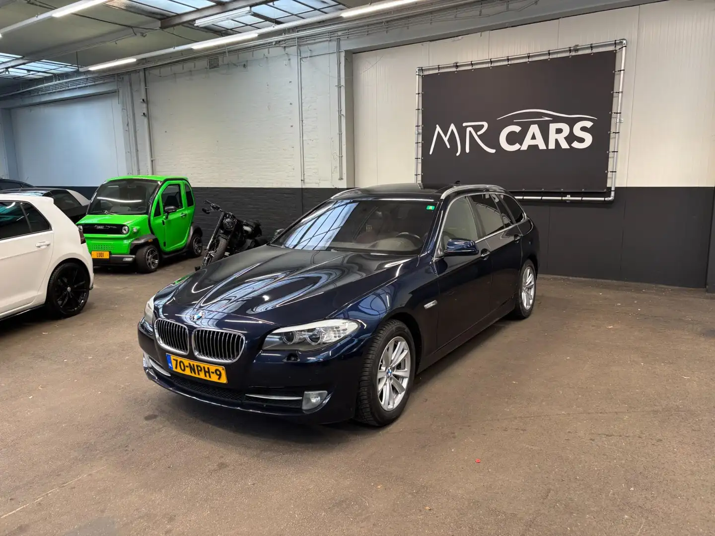 BMW 535 5-serie Touring 535i High Executive pano/leder Blauw - 2