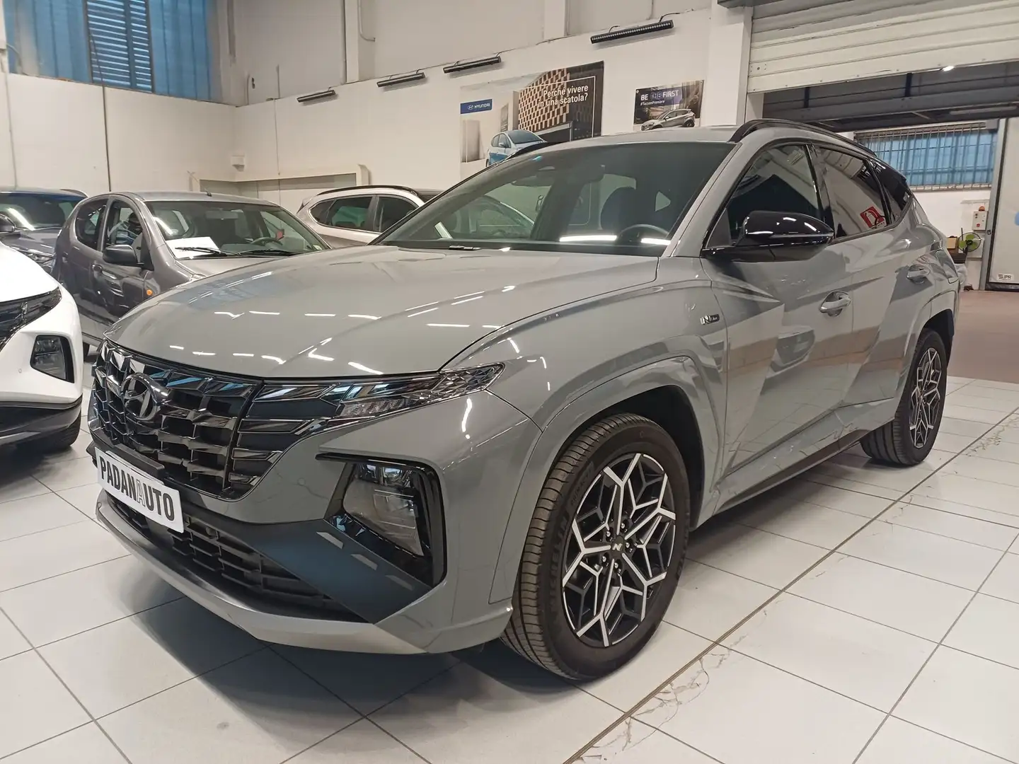 Hyundai TUCSON Tucson 1.6 HEV aut. N Line + HSS Grau - 2