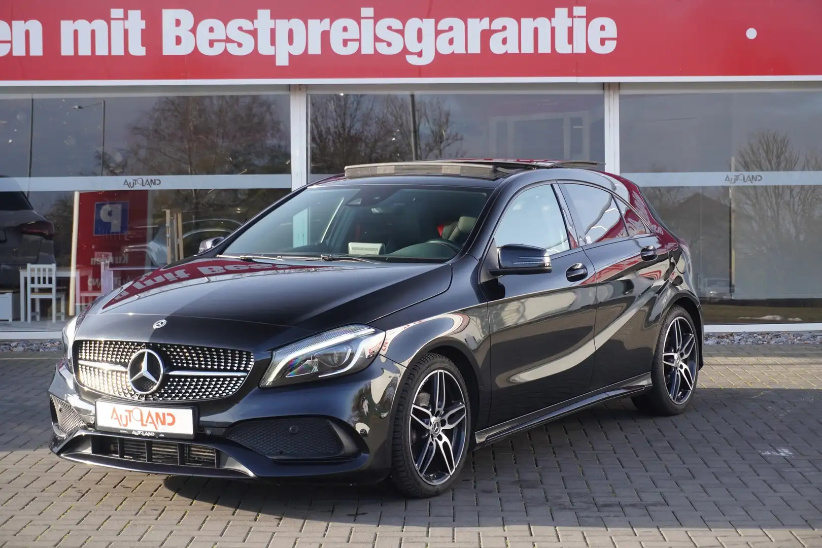 Mercedes-Benz A 200 A200 AMG Line LED Navi Panorama Android Apple Fekete - 2
