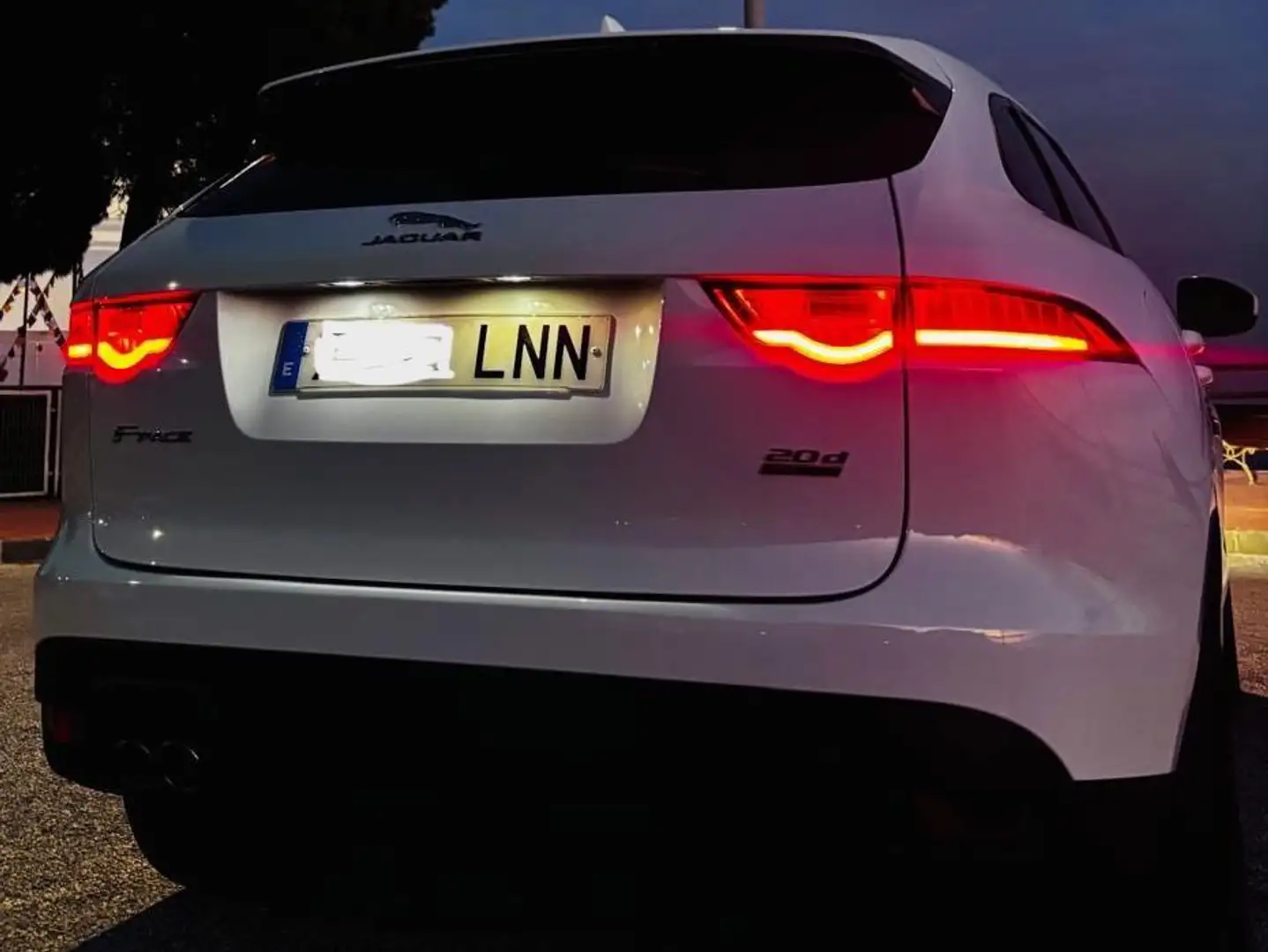 Jaguar F-Pace F-Pace 2.0i4D Pure AWD 180 Pure White - 2