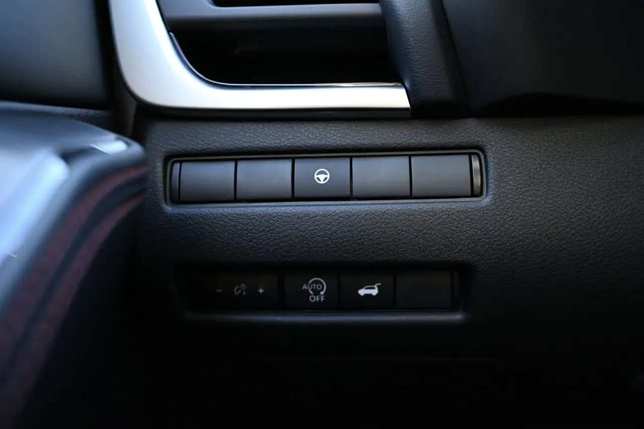 Nissan Rogue fotografie Nissan Rogue