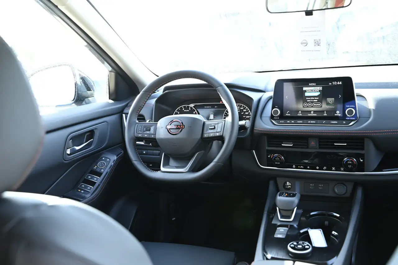 Nissan Rogue fotografie Nissan Rogue