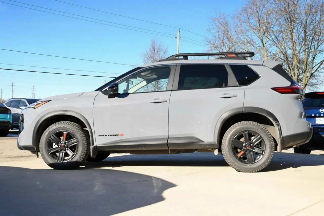 Nissan Rogue fotografie Nissan Rogue