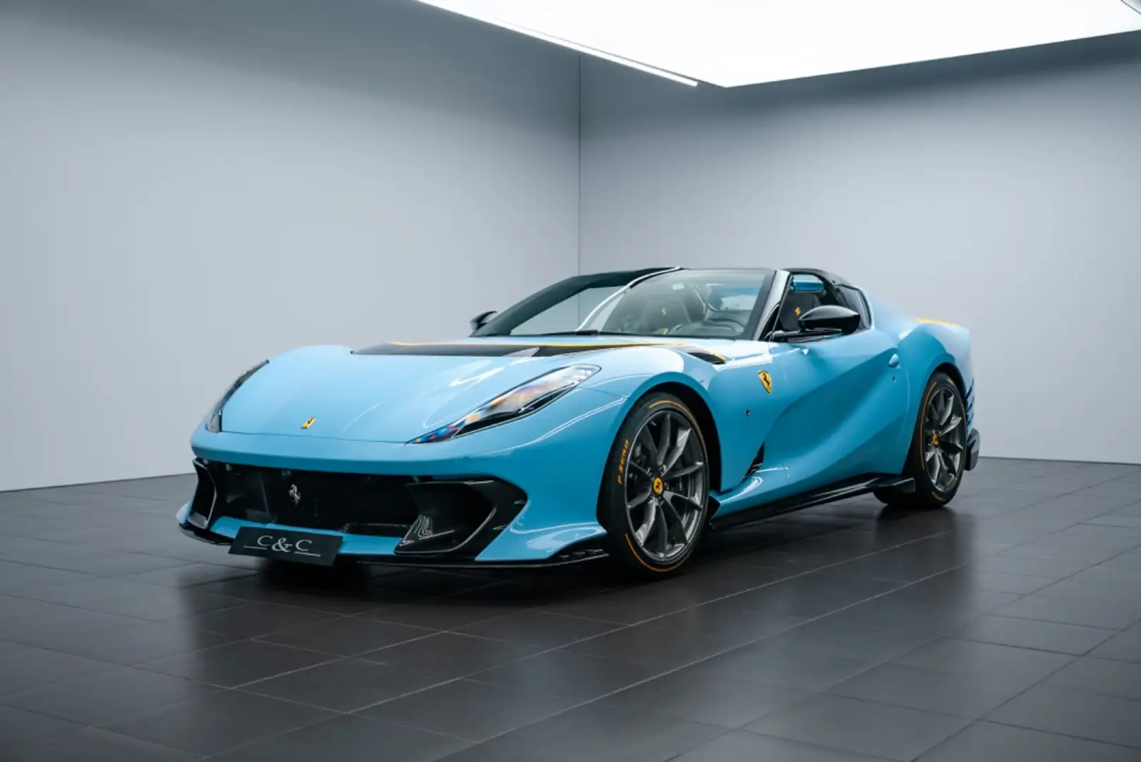 Ferrari 812 Competizione Aperta CARBON/LIFT/CAM Blauw - 1