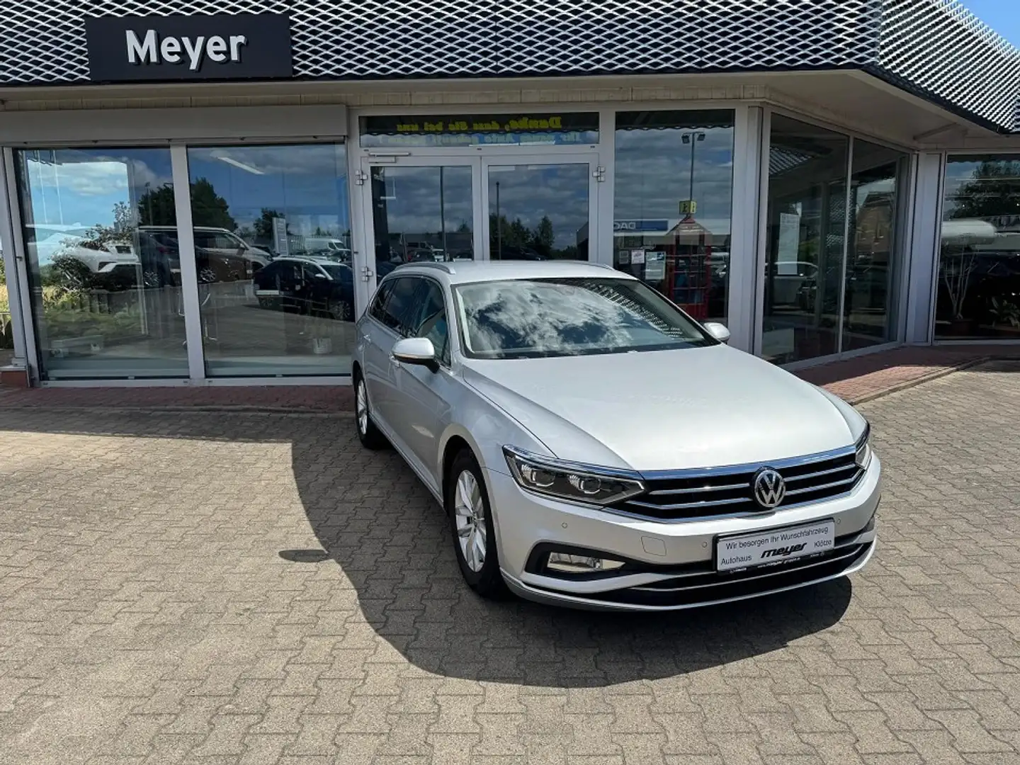 Volkswagen Passat Variant 1,5TSI Business Business Silber - 1