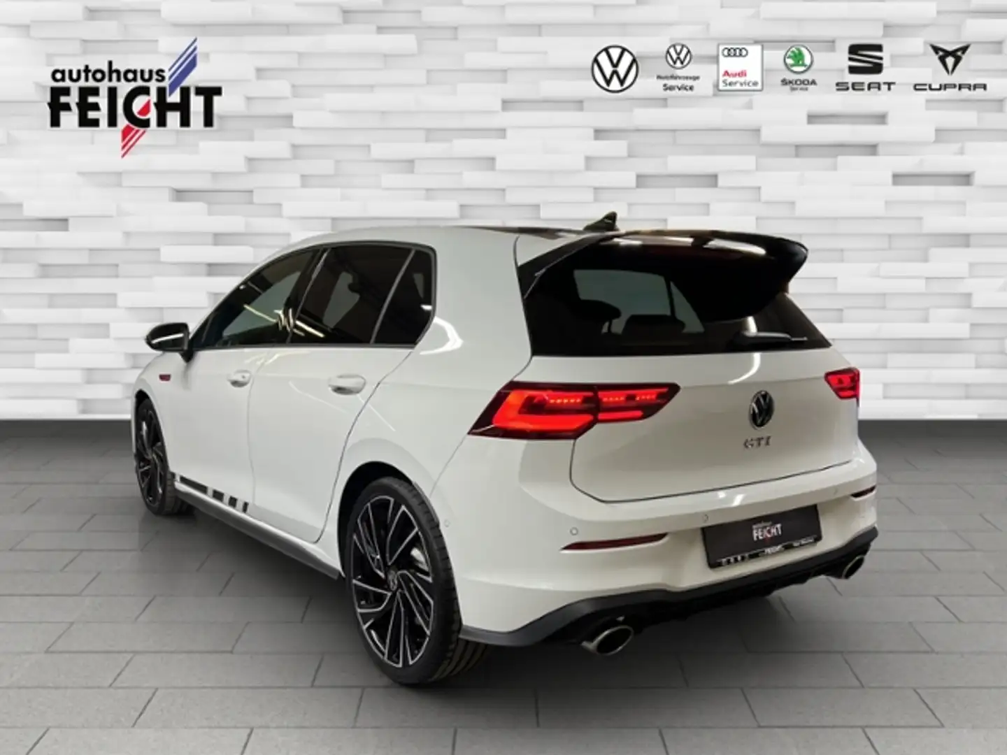 Volkswagen Golf VIII GTI Clubsport 2.0 TSI LED+NAVI+RFK+APP Wit - 2