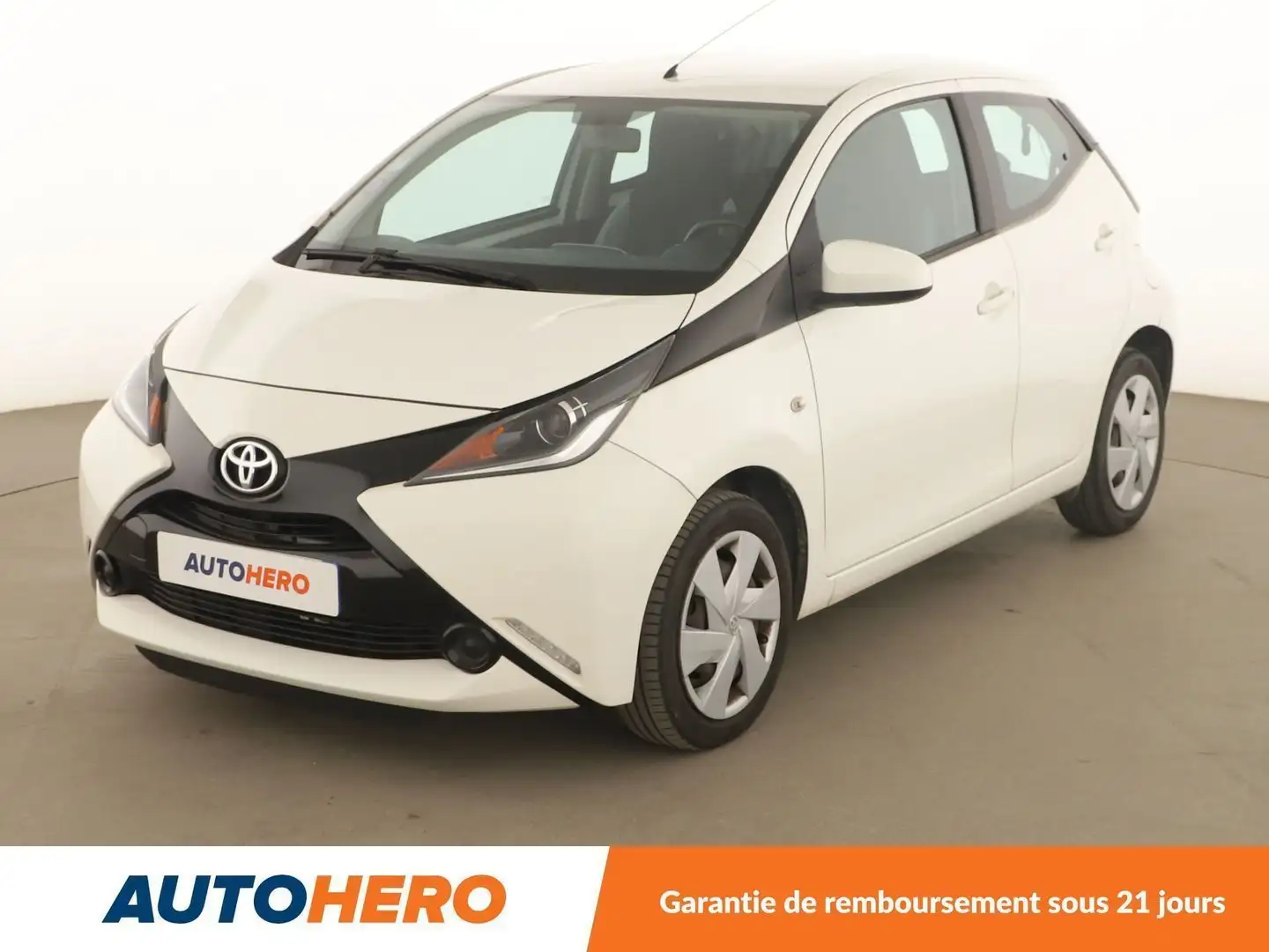 Toyota Aygo 1.0 VVT-i X-Play Blanc - 1