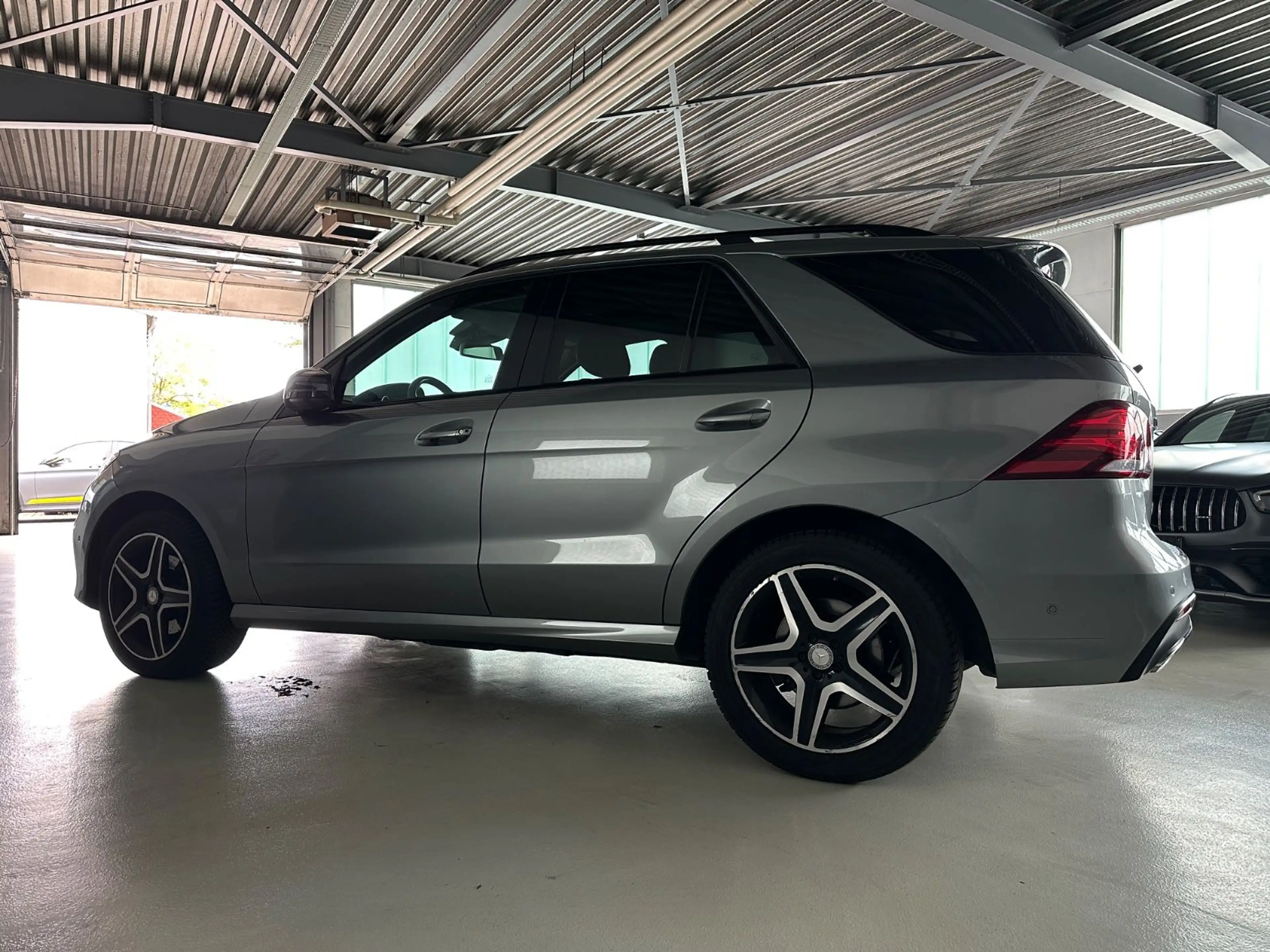 Mercedes-Benz GLE 350 d 4Matic AMG-Line/Night/Kamera — photo 4