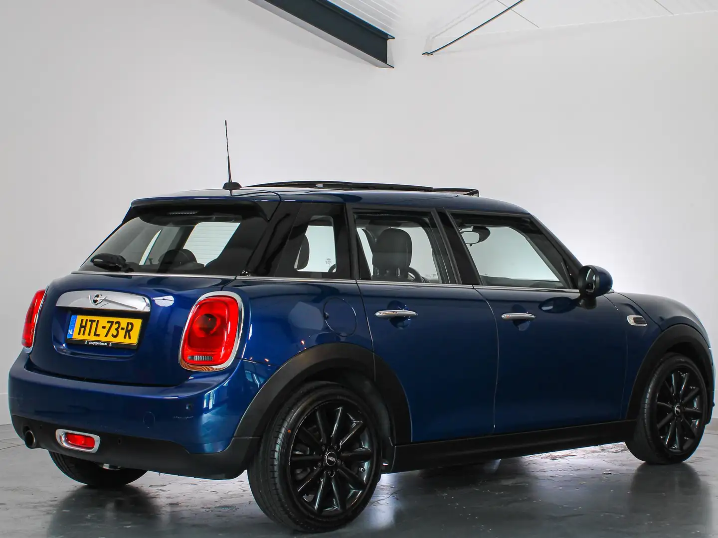 MINI Cooper Mini 1.5 Salt Business Panoramadak, Bluetooth, PDC Blauw - 2