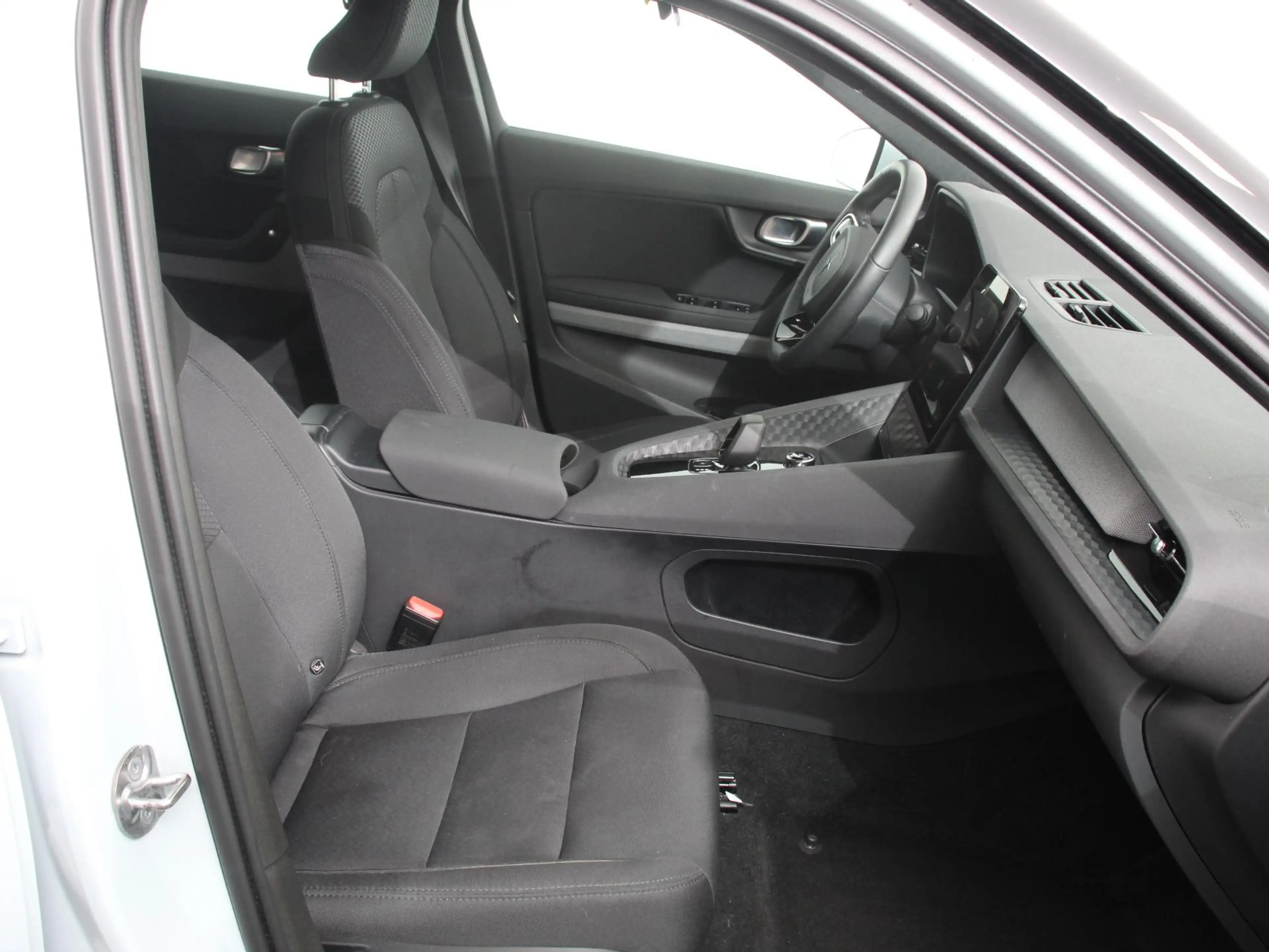 Polestar 2 Standard Range Single Motor 63kWh SOH 94 % Climate — photo 11