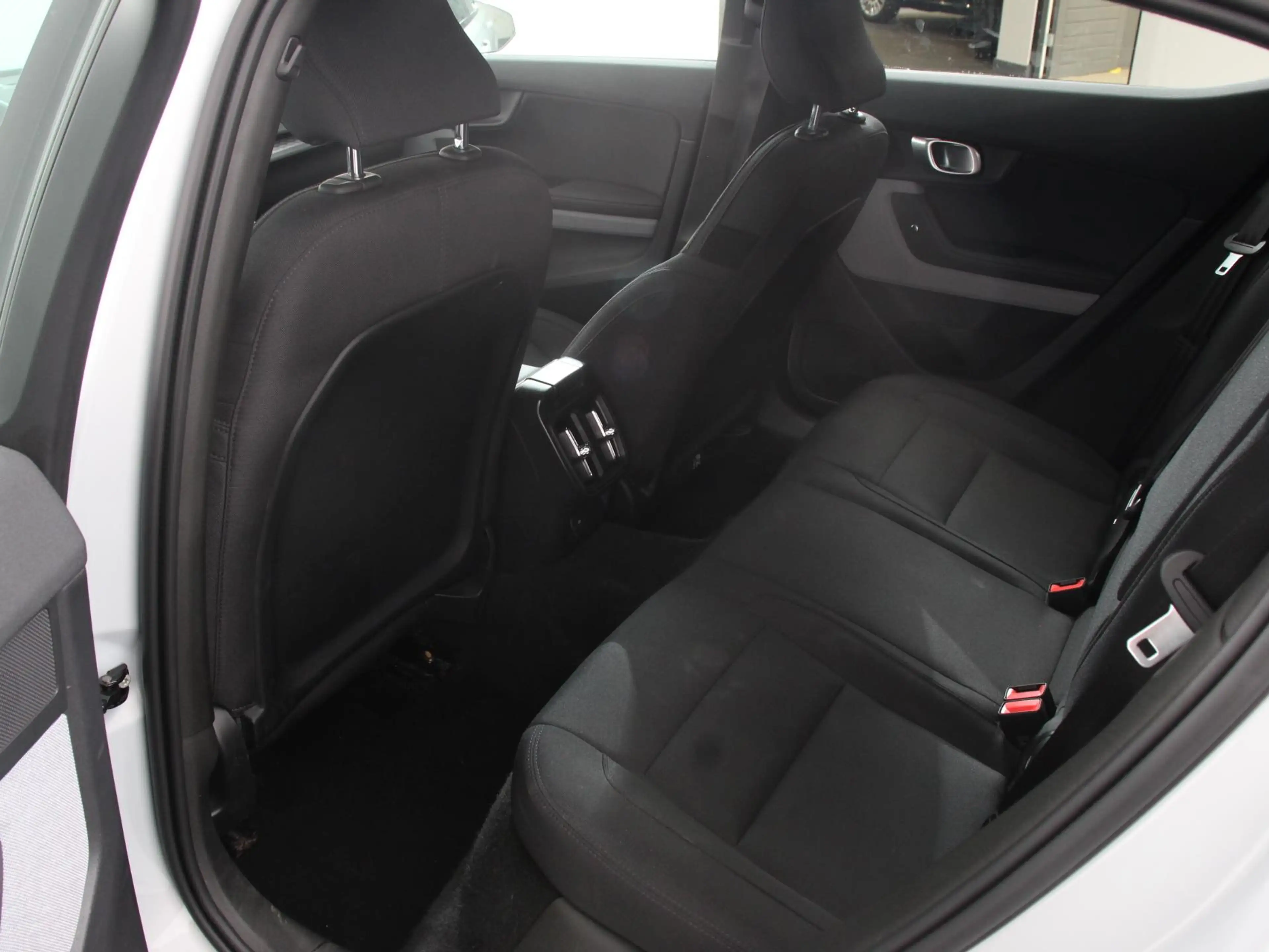 Polestar 2 Standard Range Single Motor 63kWh SOH 94 % Climate — photo 13