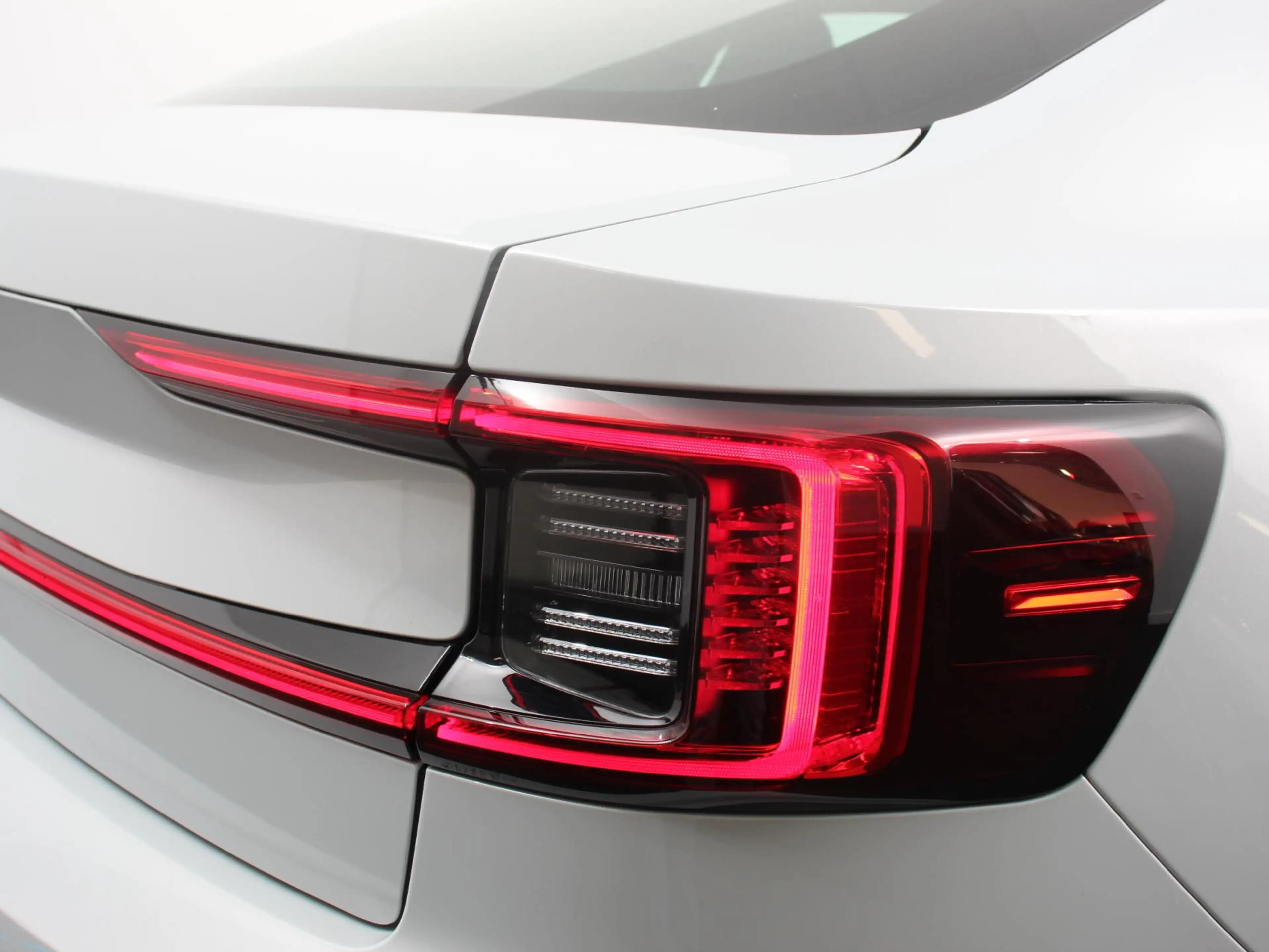 Polestar 2 Standard Range Single Motor 63kWh SOH 94 % Climate — photo 9