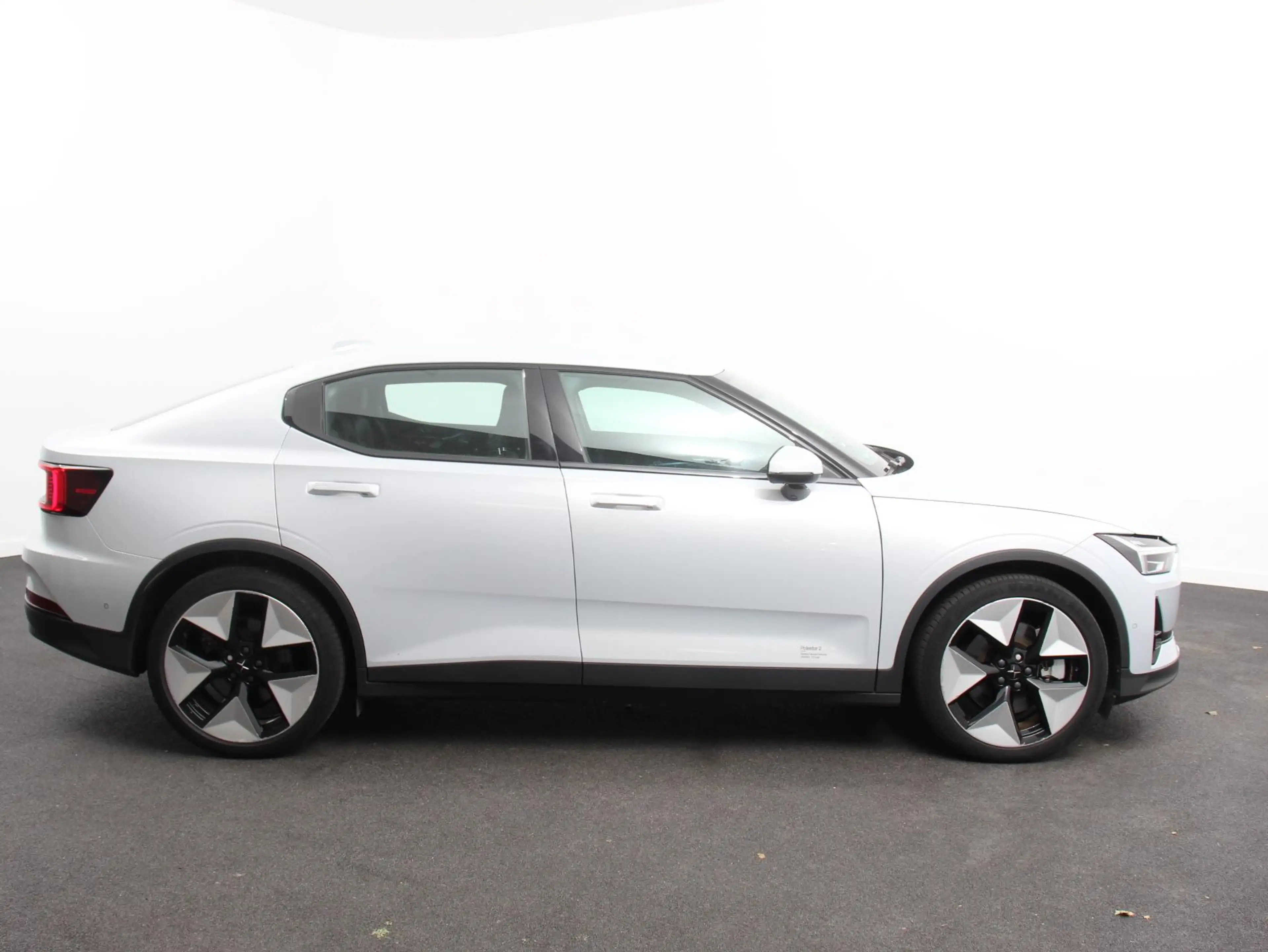 Polestar 2 Standard Range Single Motor 63kWh SOH 94 % Climate — photo 8