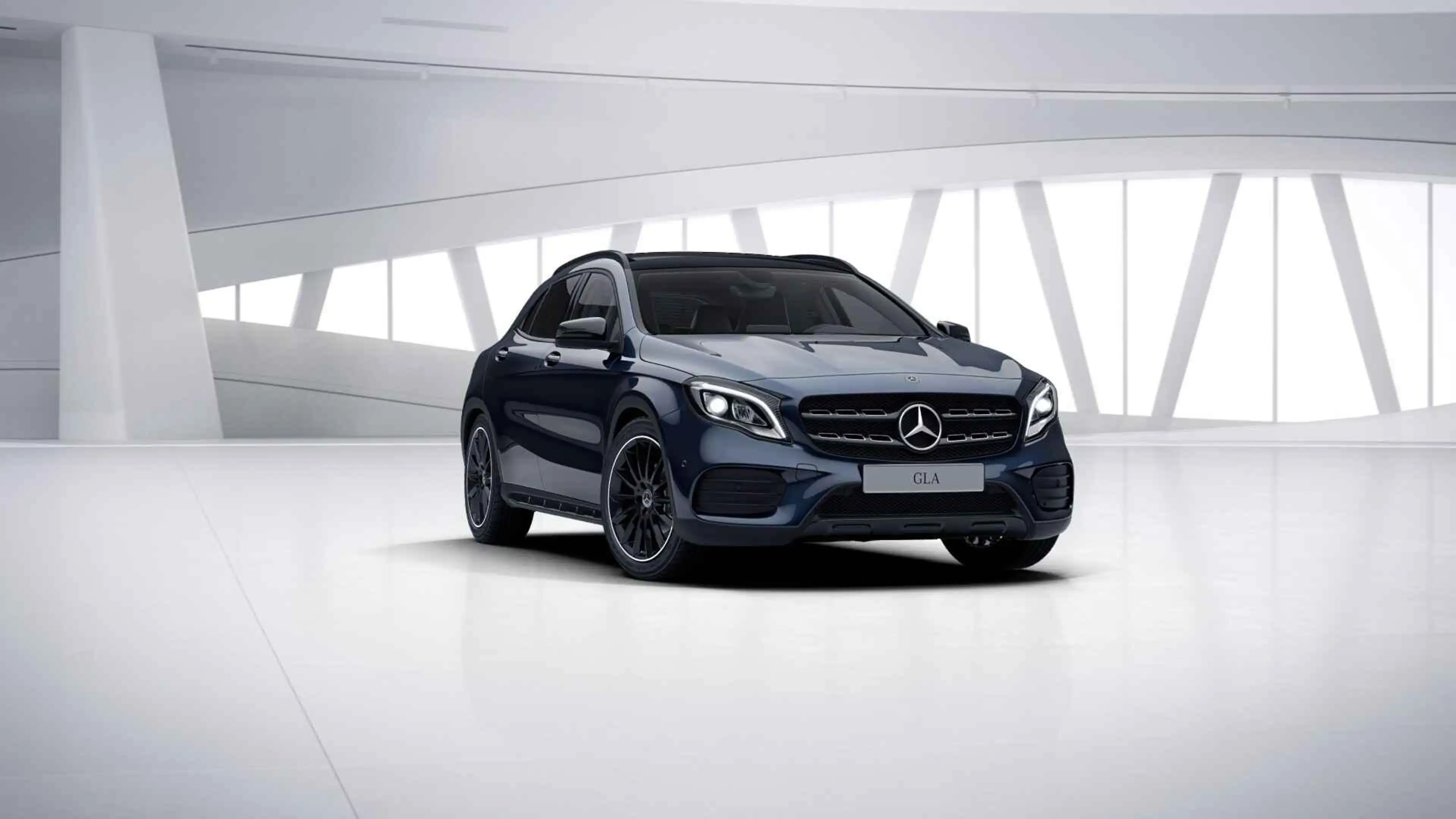 Mercedes-Benz GLA 180 AMG Line | Trekhaak | Panoramisch Dak | Verwarmde — photo 12