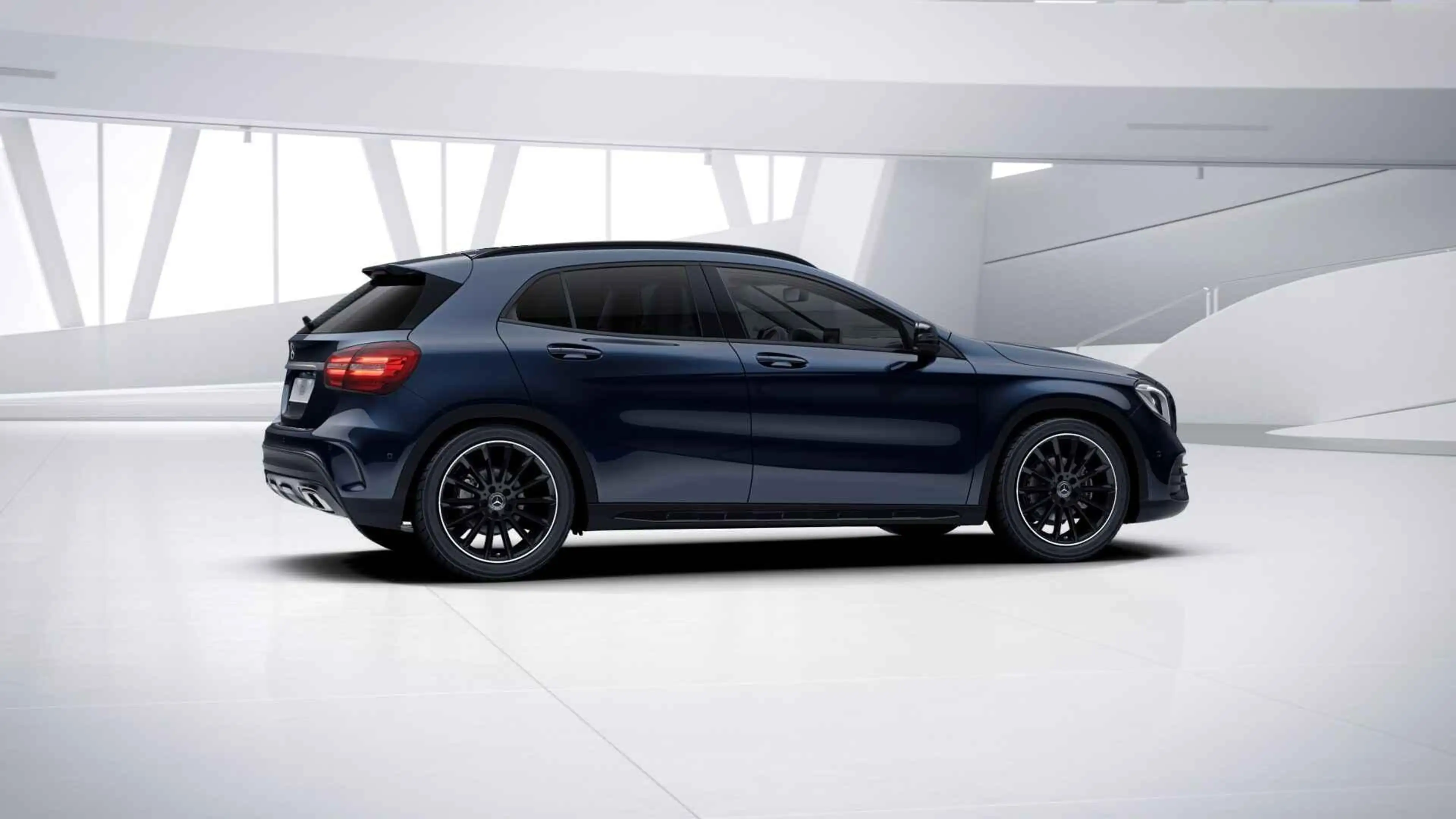 Mercedes-Benz GLA 180 AMG Line | Trekhaak | Panoramisch Dak | Verwarmde — photo 9