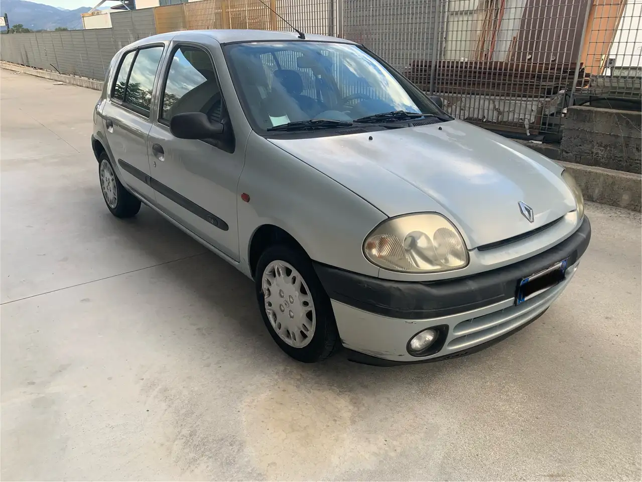 Renault Clio 5p 1.2 Authentique 1200 Euro, foto 4