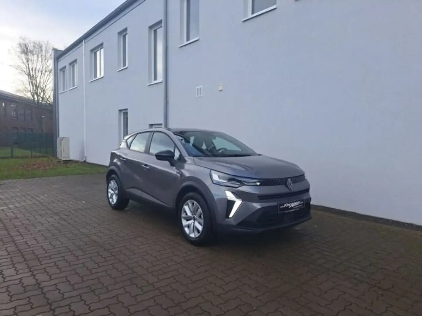 Renault Captur II 1.0 TCe 100 LPG Evolution GPF Grau - 2