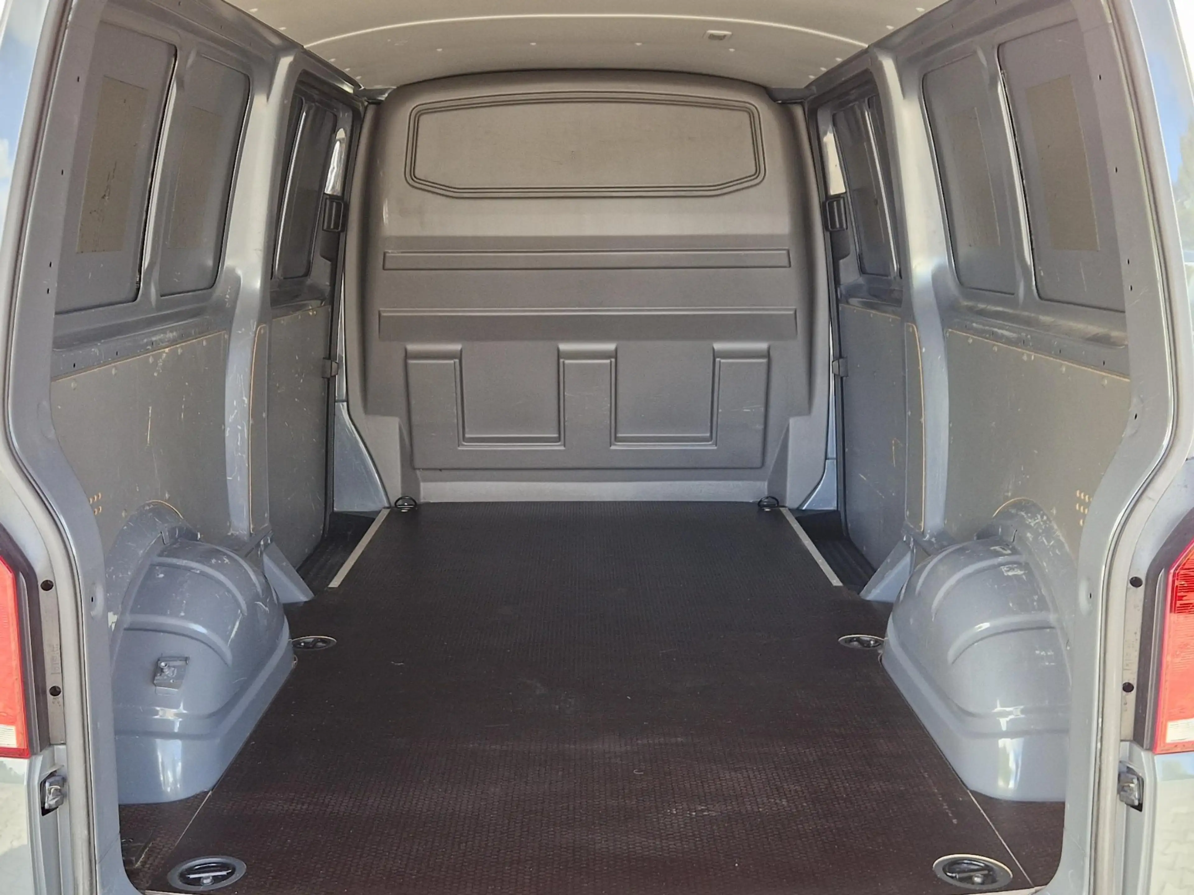 Volkswagen T6.1 Transporter 2.0 TDI L2H1 150PK DSG HIGHLINE EXEC — photo 22