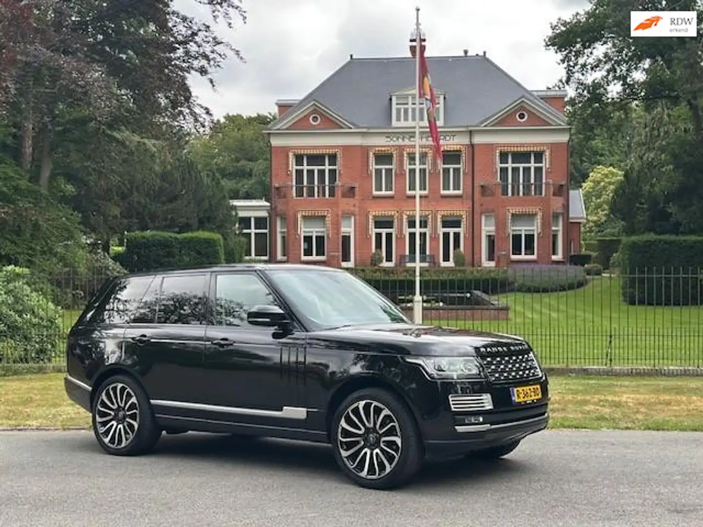 Land Rover Range Rover 3.0 SC supercharged Voque Zwart - 1