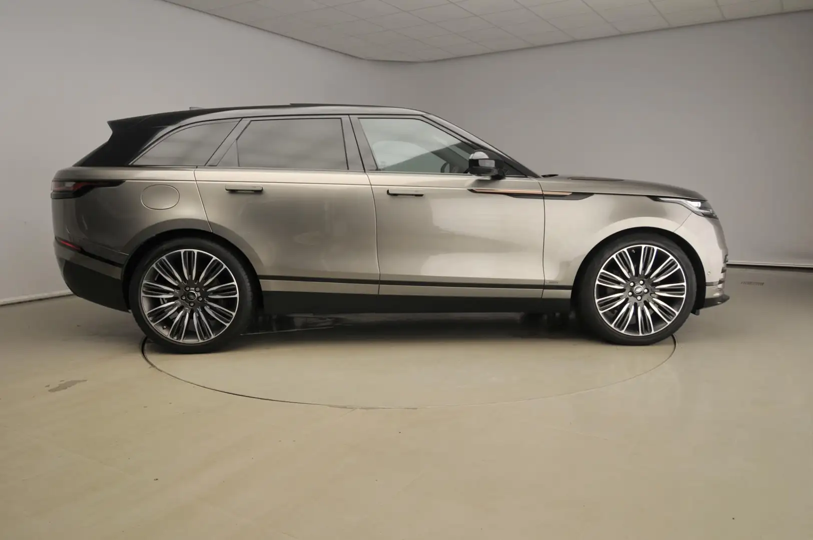 Land Rover Range Rover Velar 3.0 V6 SC AWD First Edition | Panoramadak | Meridi Grijs - 2