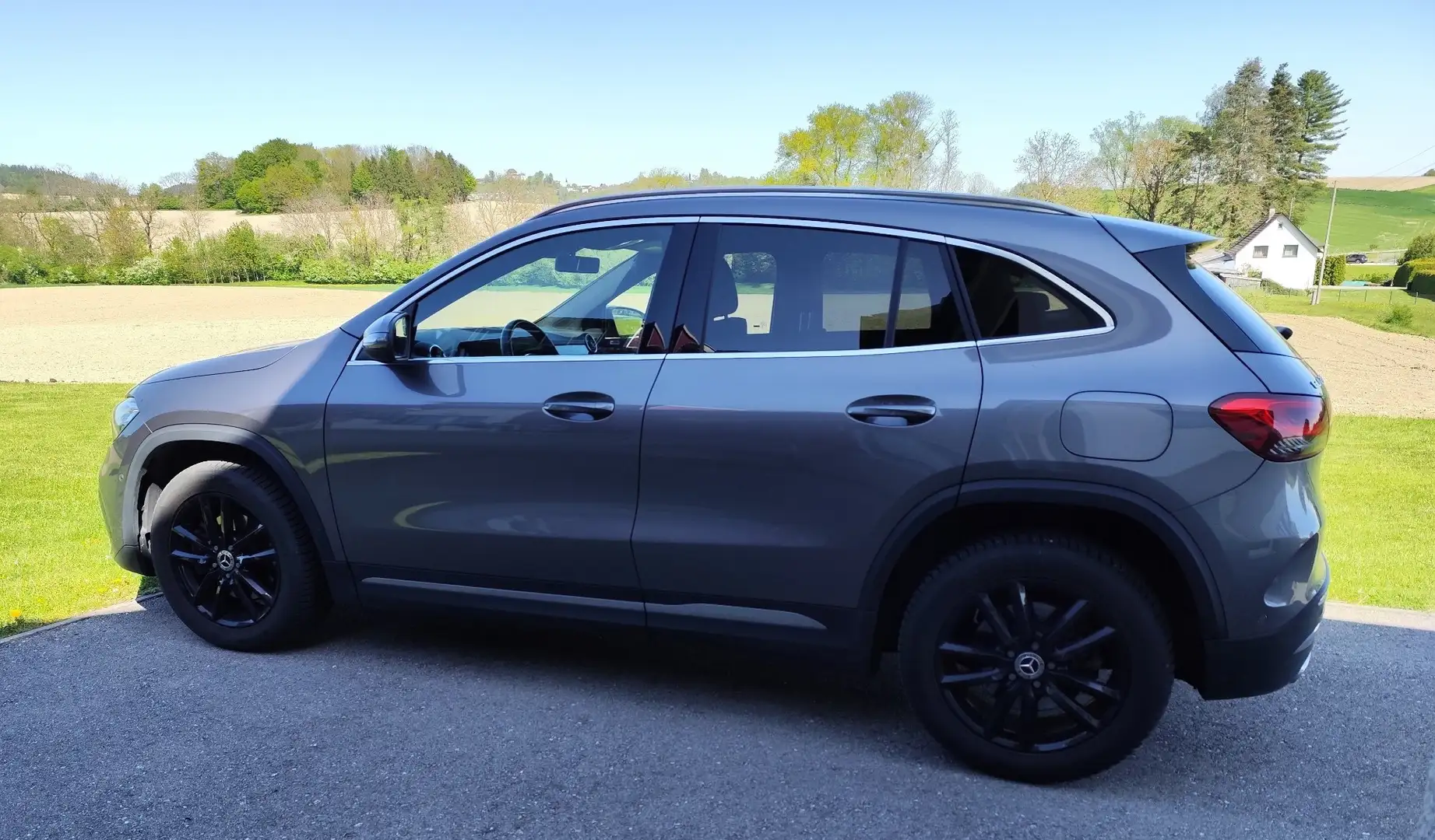 Mercedes-Benz GLA 250 GLA 250 e (247.786), PHEV AMG Line AHK 19er Kamera Grau - 1