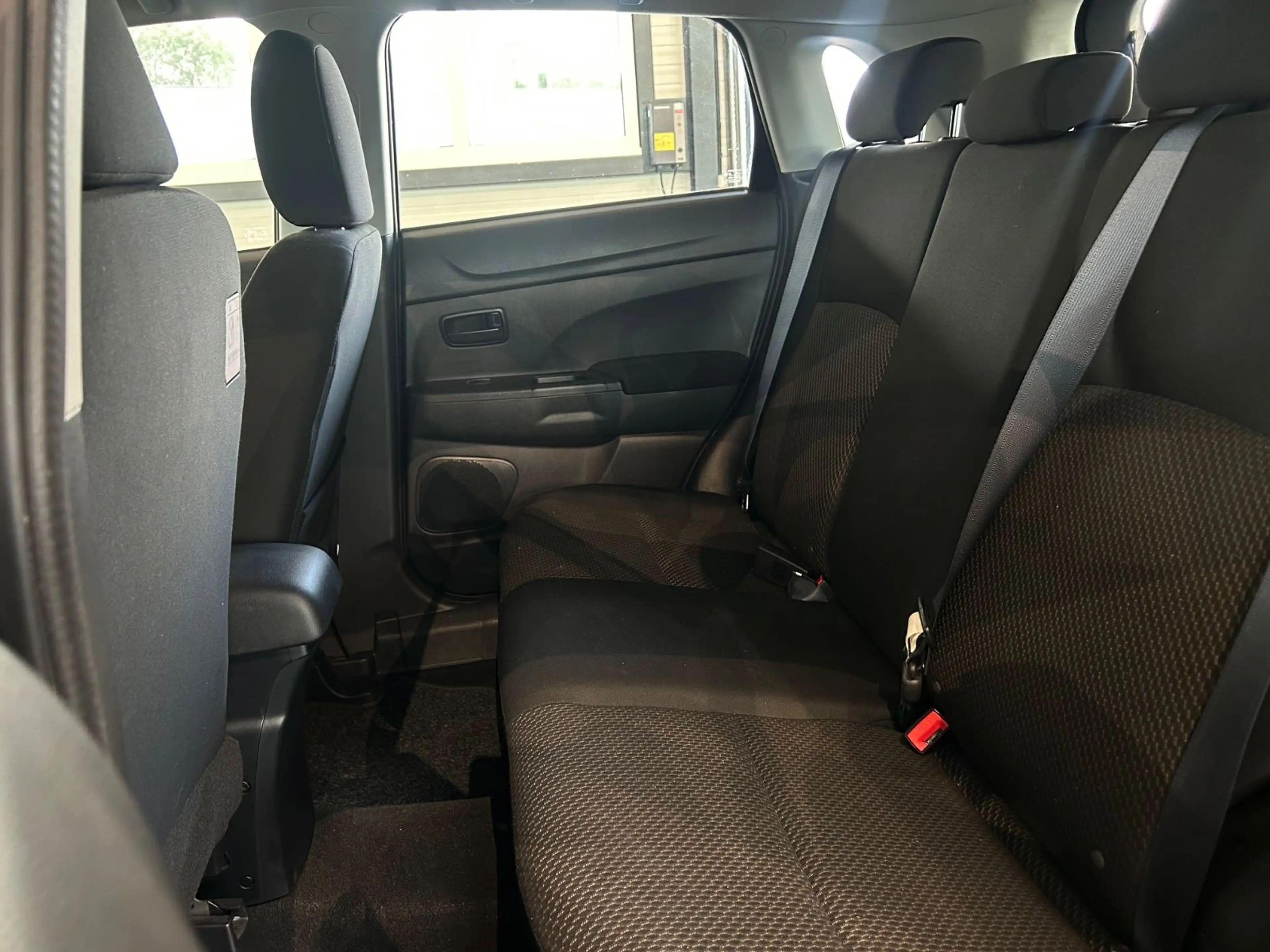 Mitsubishi ASX Basis 2WD*KLIMA*LED* — photo 14